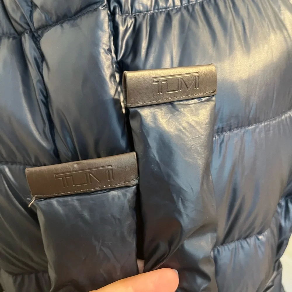 Tumi PAX belted navy blue down filled winter coat jacket Sz. Medium - Picture 13 of 16